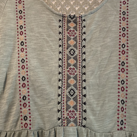 Maurice’s tribal top - Picture 3 of 4